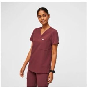 Women's Figs Dark Cherry Catarina™ - One-Pocket Scrub Top
$38.00
S - Dark Cherry